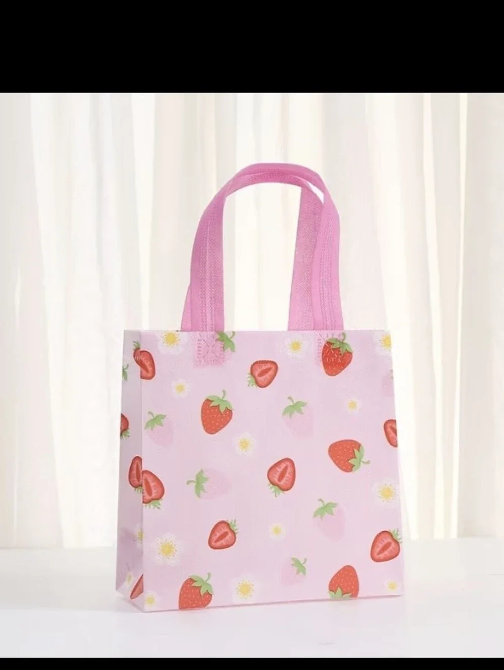 Strawberry 🍓 Decor Gift Bags 6pk NEW